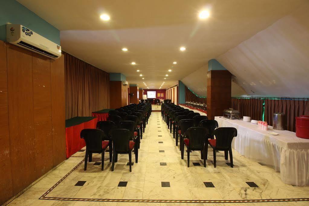Clarks Inn- Grand Gorakhpur Buitenkant foto